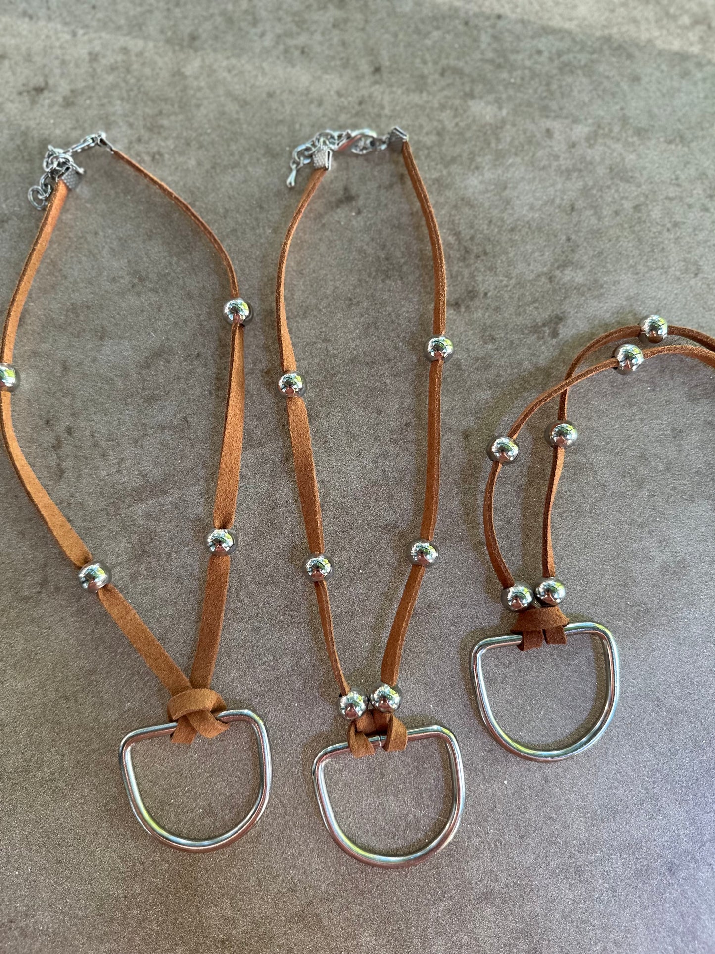 Collar ANA